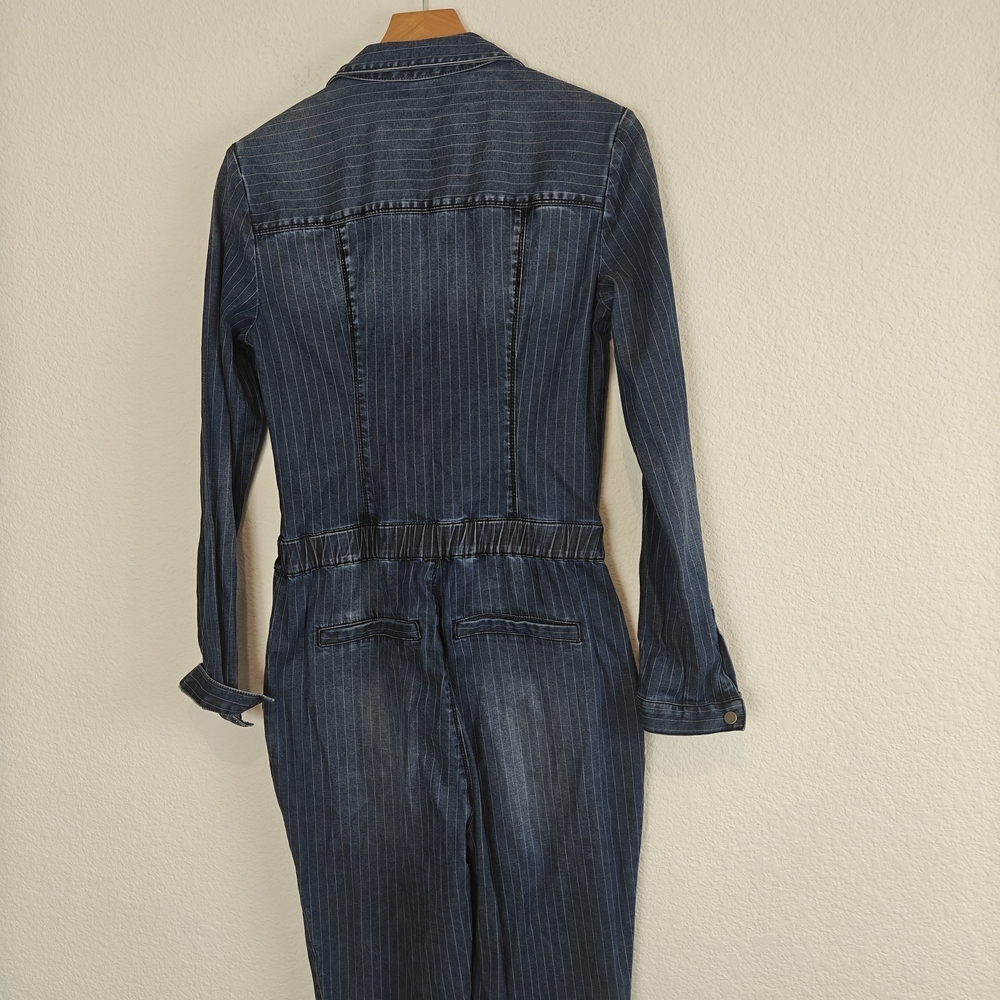 Bebe Denim Pinstripe Jumpsuit Sz 28 (US 6) V-Neck Button Chic Utility One-piece - Picture 15 of 16